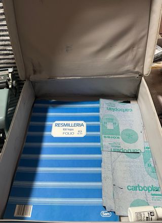 Máquina de escribir Olivetti Pluma 22