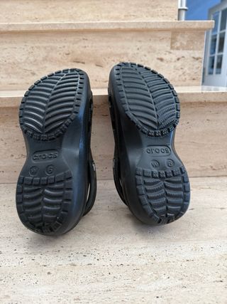 Crocs negras