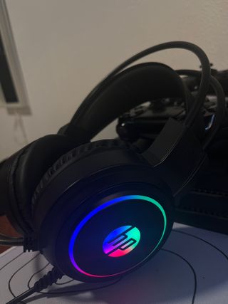 Cascos HP con micro e iluminación