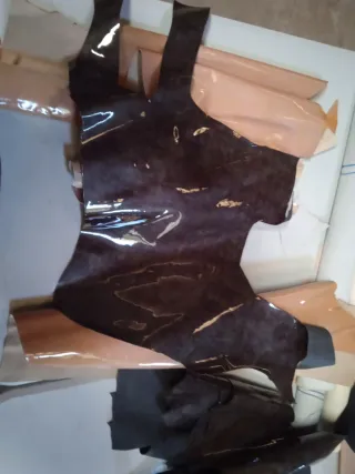 Lote Piel Charol Gris Humo/Café c leche y beige.