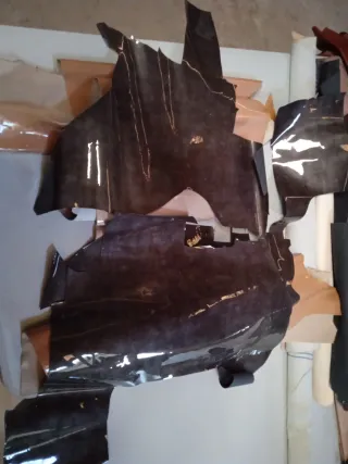 Lote Piel Charol Gris Humo/Café c leche y beige.