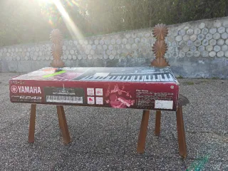 Teclado Yamaha PSR-E243 Nuevo