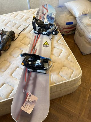 Tabla Snowboard Quechua 164 + Fijaciones + Botas 4