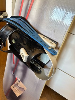 Tabla Snowboard Quechua 164 + Fijaciones + Botas 4