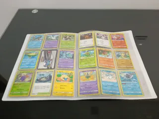 Lote 135 Cartas Pokémon (Normales y Especiales)