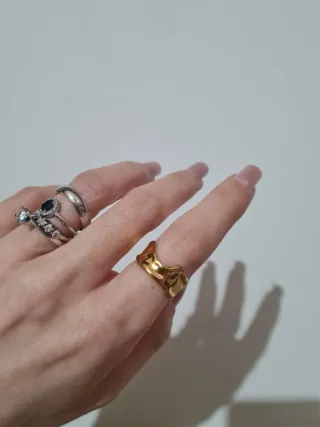 Anello oro effetto martellato misura regolabile