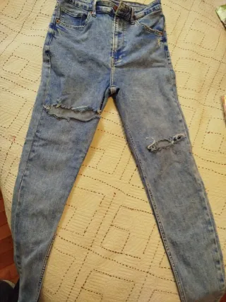 Jeans strappati blu donna Bershka