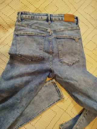 Jeans strappati blu donna Bershka