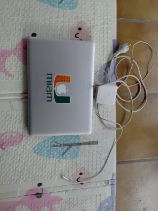 Portátil Apple MacBook Plata