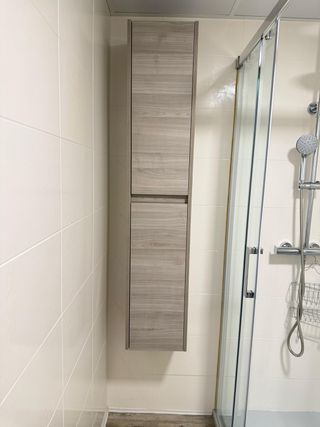 Mueble columna baño madera