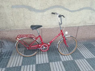 Bicicleta plegable roja