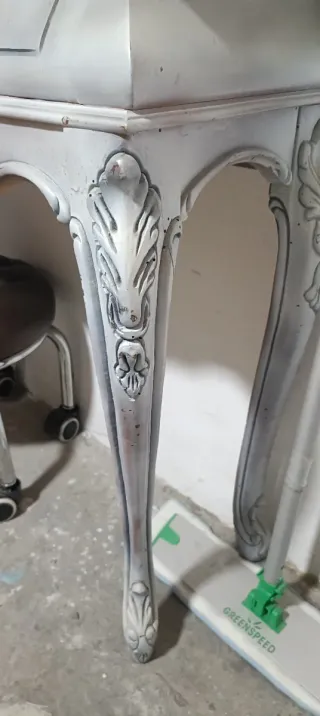 Consola de entrada de mármol y madera