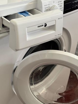 LAVADORA DE CARGA FRONTAL MARCA FAGOR DE 7 KILOS