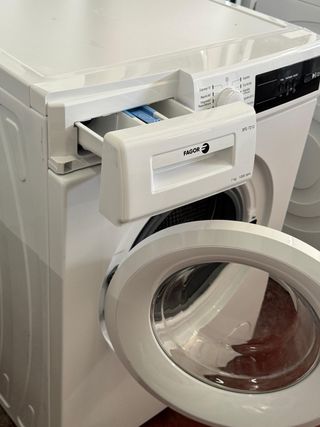 LAVADORA DE CARGA FRONTAL MARCA FAGOR DE 7 KILOS