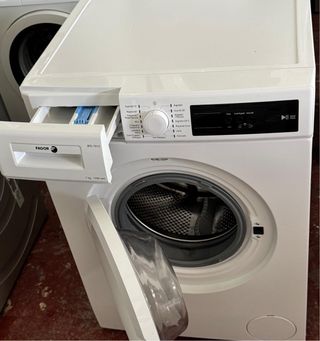 LAVADORA DE CARGA FRONTAL MARCA FAGOR DE 7 KILOS