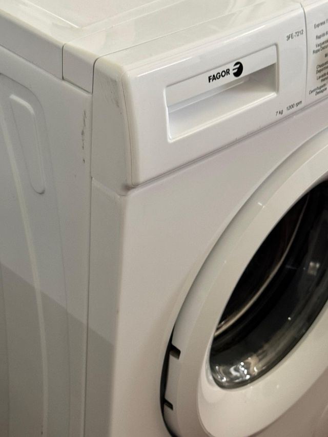 LAVADORA DE CARGA FRONTAL MARCA FAGOR DE 7 KILOS
