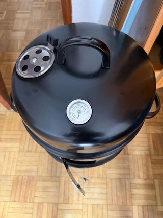 Parrilla ahumada multifuncional negra