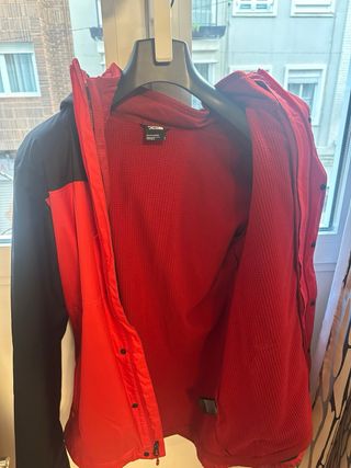 Chaqueta The North Face Hombre Roja y Negra