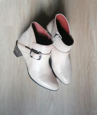 Botines blancos de piel t. 38 Hispanitas