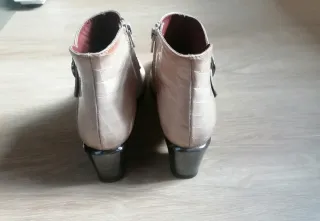 Botines blancos de piel t. 38 Hispanitas