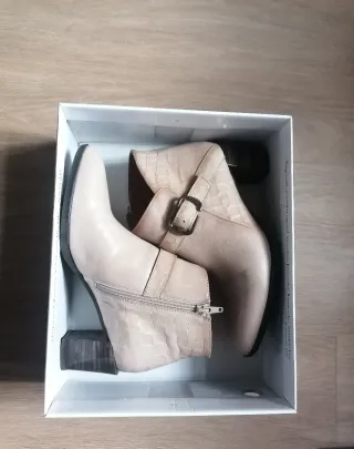 Botines blancos de piel t. 38 Hispanitas