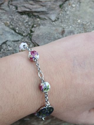 Pulsera artesanal oro flores y ceramica