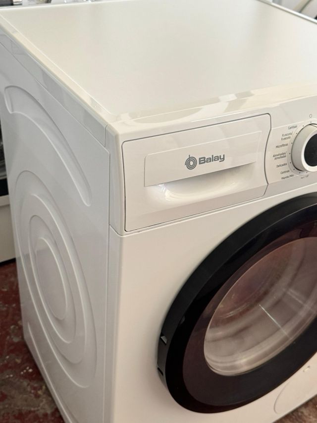 LAVADORA DE CARGA FRONTAL MARCA BALAY DE 8 KILOS