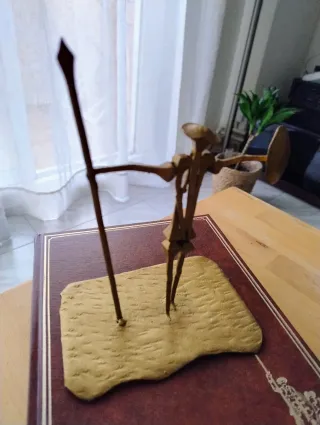 Figura Don Quijote Diseño + Libro Coleccionista