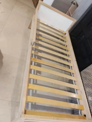 Cama infantil IKEA madera y blanco con colcchon