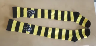 Calze lunghe a righe gialle e nere