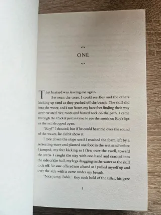 Fable de Adrienne Young (Brand New)