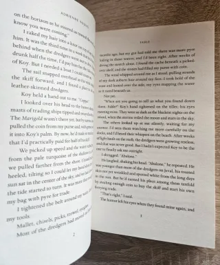 Fable de Adrienne Young (Brand New)