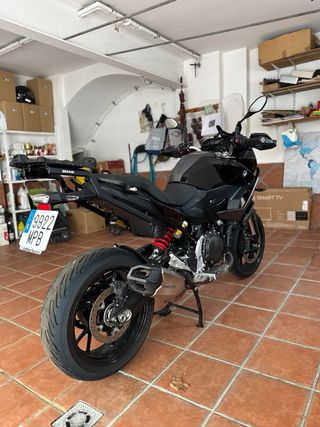 BMW F900XR Triple Black