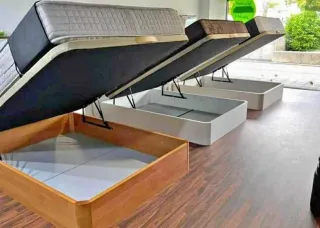 Colchón y base tapizada