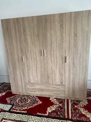 Colchón y base tapizada