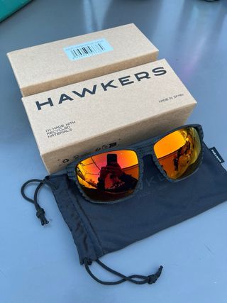 Gafas Hawkers Negras y Rojas