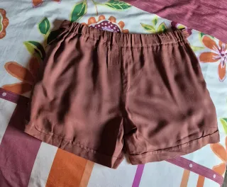 Pantalón Corto con Cinturón y Cintura Elástica