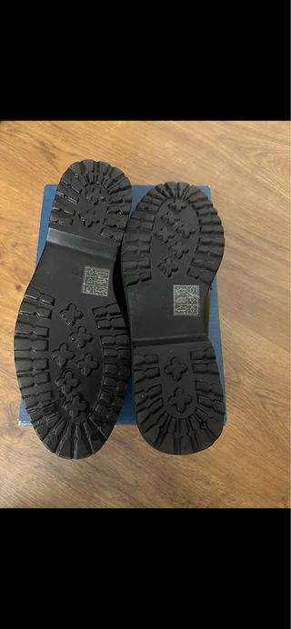 Mocasines charol Marypaz negros numero 39.