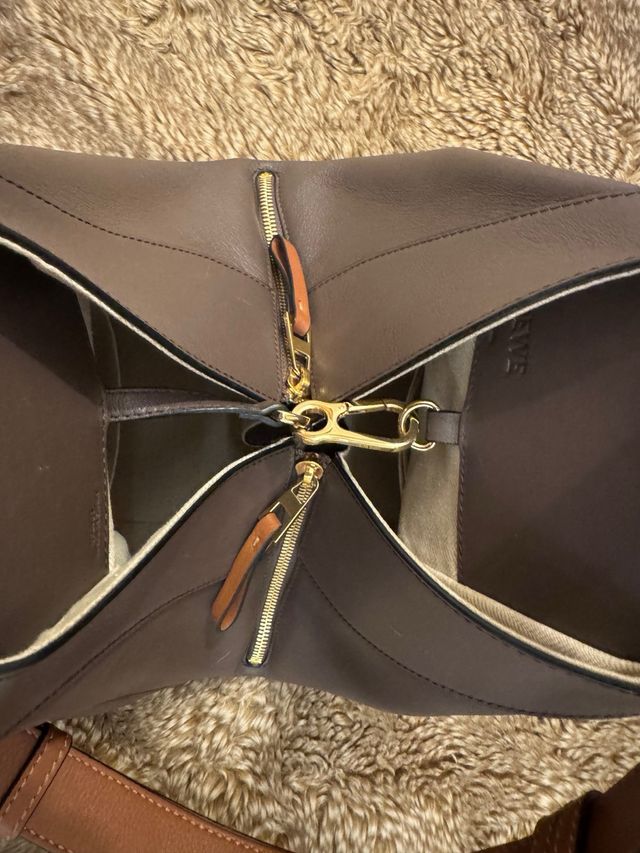 Loewe Hammock Small Piel Marrón con Factura