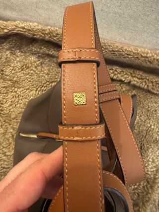 Loewe Hammock Small Piel Marrón con Factura