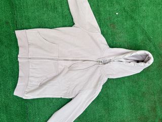 Chaqueta con capucha beige