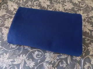 Mantas grandes de forro polar.