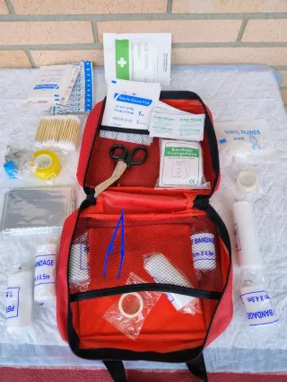 Botiquín de primeros auxilios 184 piezas