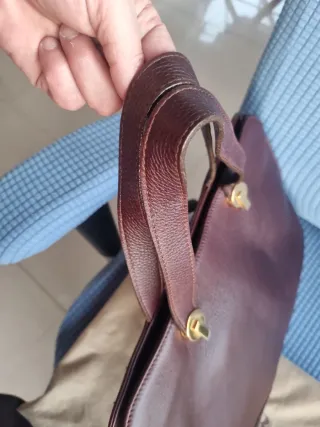 Bolso de piel marrón