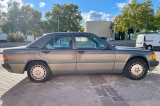 Mercedes-Benz 190 2.6 170cv"6 cilindros"W201-1989