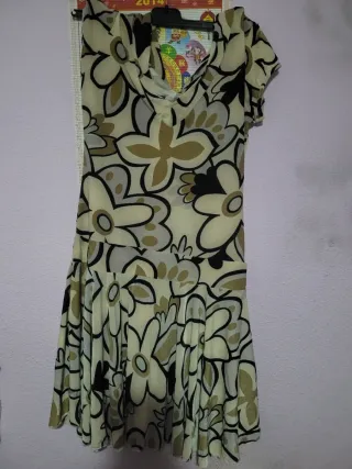 Vestido estampado floral talla M