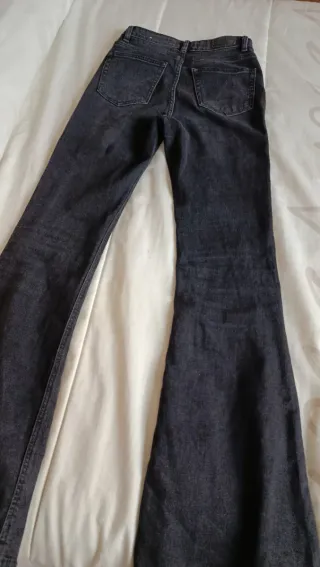 Pantalón vaquero campana PULL&BEAR negro