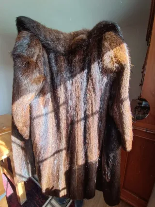 Abrigo de piel de zorro marrón