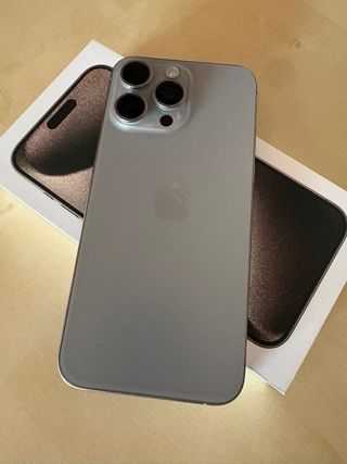 iPhone 15 Pro Max Gris