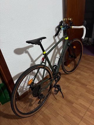 Bicicleta Gravel Triban 120